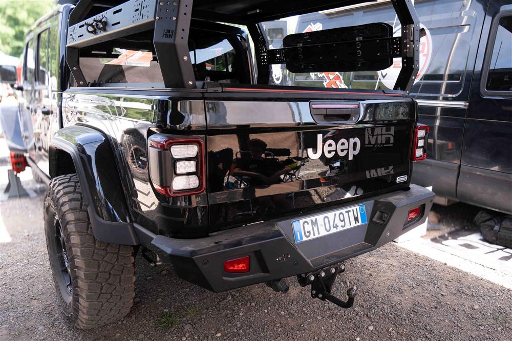 gladiator hm4x4